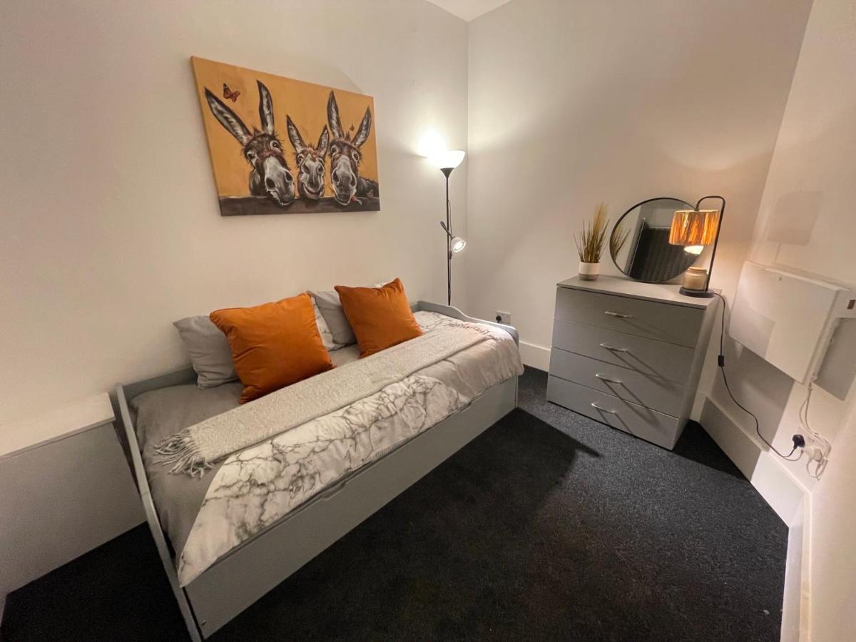 Urban 3 Bedroom Home In Kings Heath-Great Location Birmingham Extérieur photo