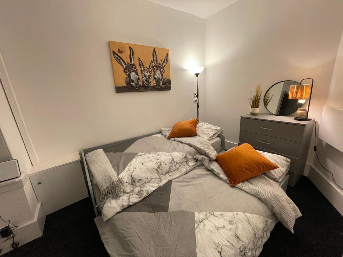 Urban 3 Bedroom Home In Kings Heath-Great Location Birmingham Extérieur photo